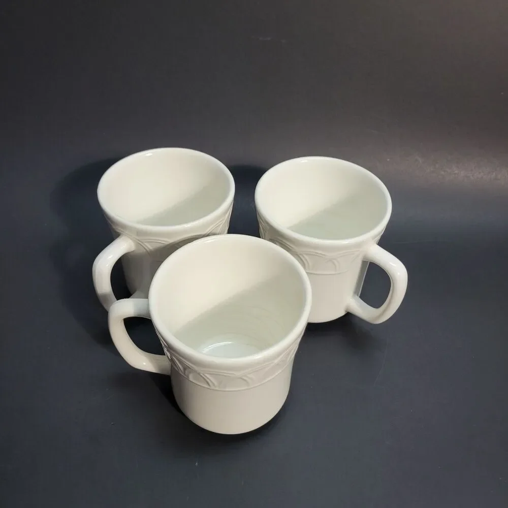 Pier One Import Coffee Mugs Made In Italy White Set Of 3. Glazing